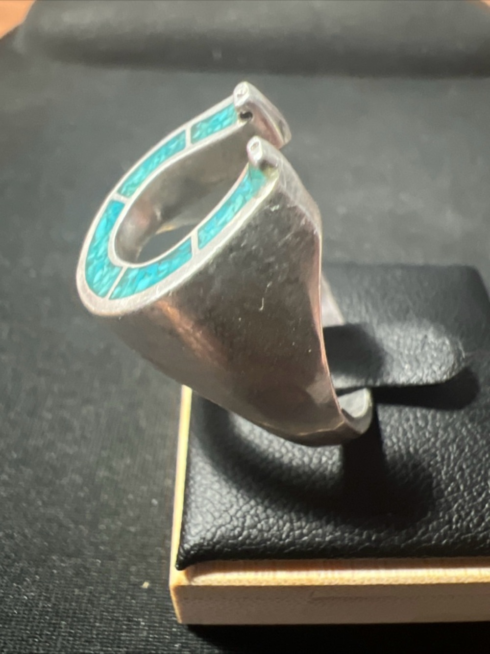 Vintage Navajo Sterling Silver Horseshoe Ring Featuring Turquoise Inlay Size 12 - Picture 2 of 8